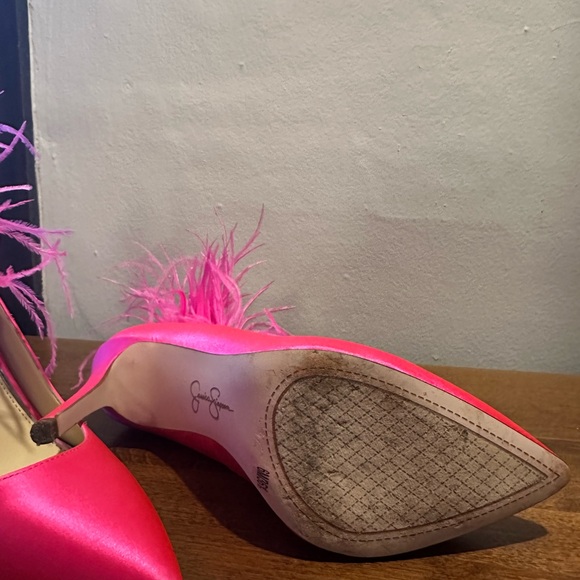 Jessica Simpson Vibrant Pink Feathered Heels - Picture 5 of 6